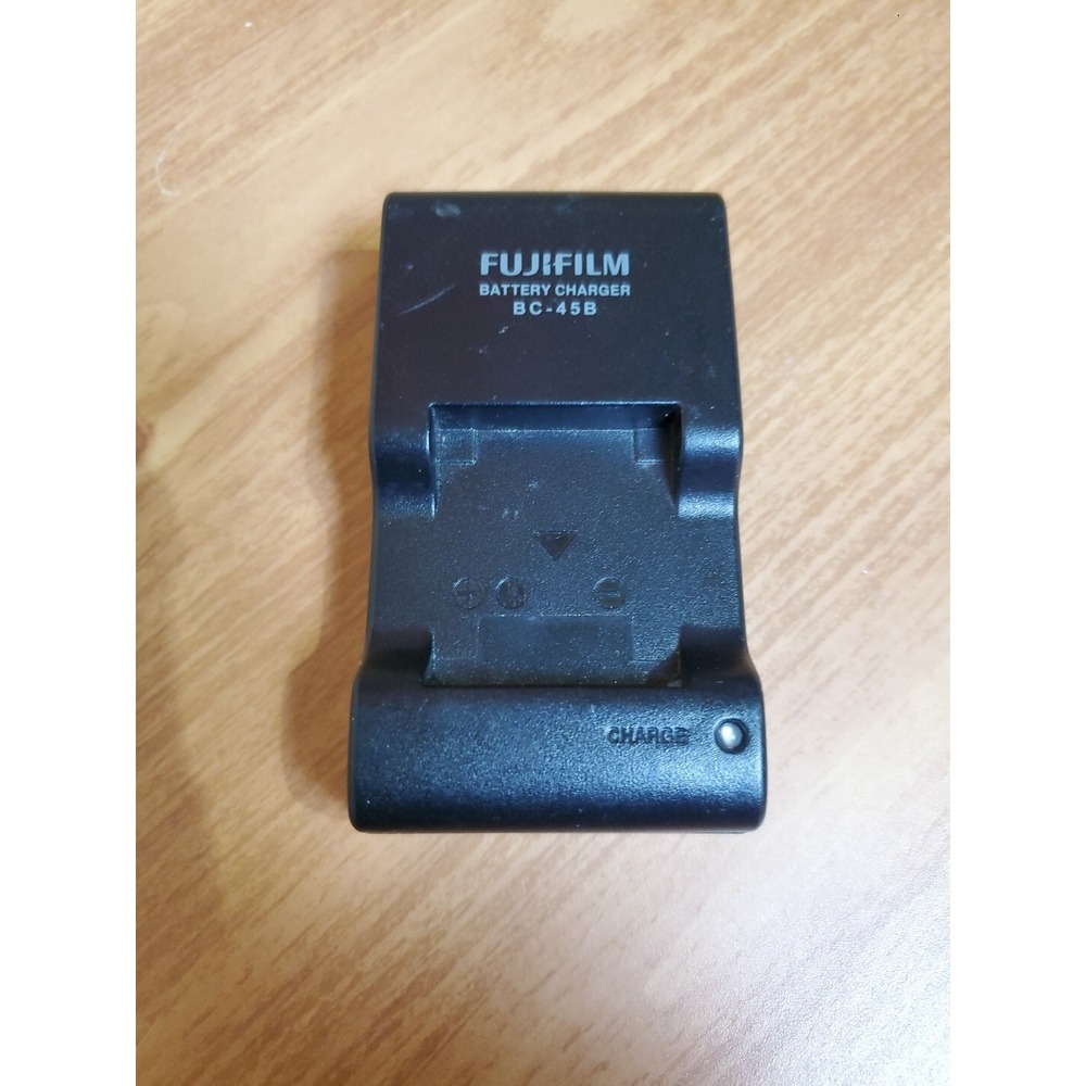Genuine Fujifilm BC-45B Camera Battery Charger Used